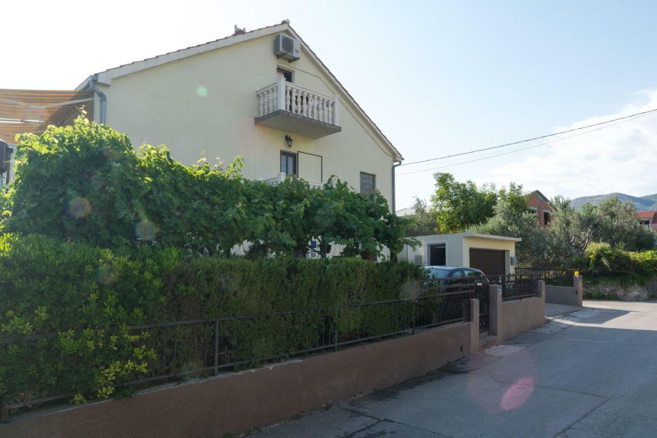 Apartments Corana Kastela Luaran gambar